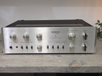 Model 732 Integrated Stereo Amplifier 732