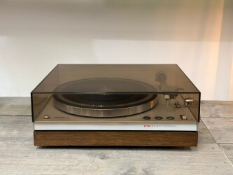 GA-212 Platenspeler 212-8526