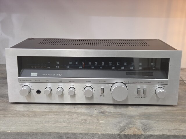 R-30 Stereo Receiver 850010403