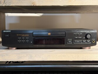 CDP-XE520 Compact Disc Player 7013522